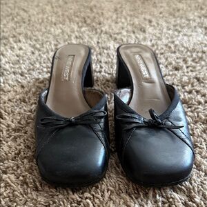 Nine West Black Leather Mules